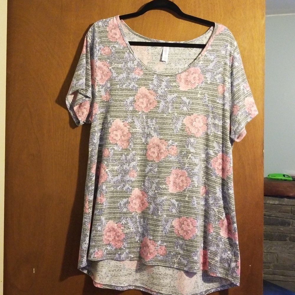 Lularoe Classic Tee 2XL